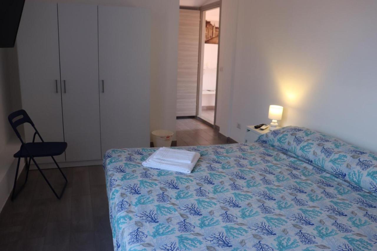 La Conchiglia 2.0 Bed & Breakfast Soverato Marina Exterior photo